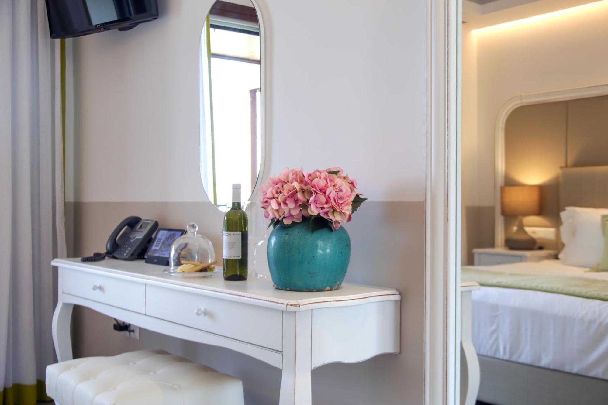 Avaton Luxury - Relais & Chateaux